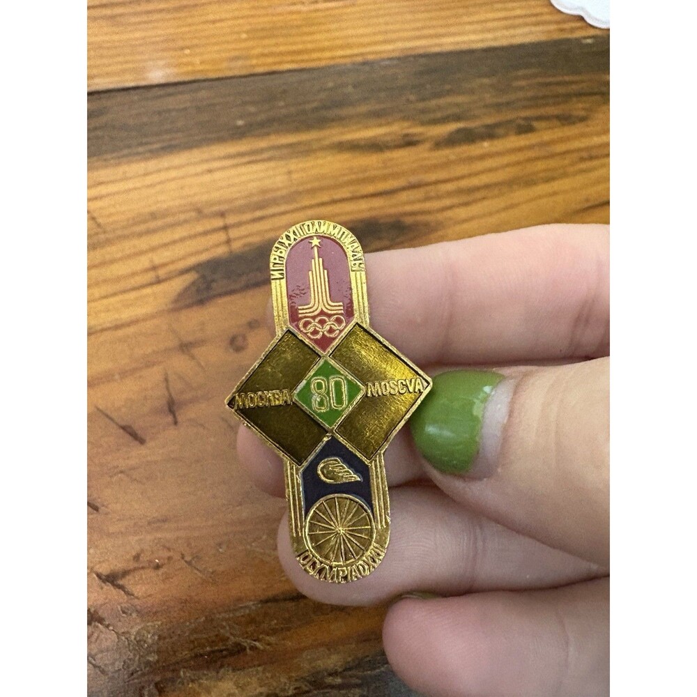 SOVIET USSR PIN. MOSCOW SUMMER OLYMPIC GAMES 1980. CYCLING. OLYMPIAD XXII
